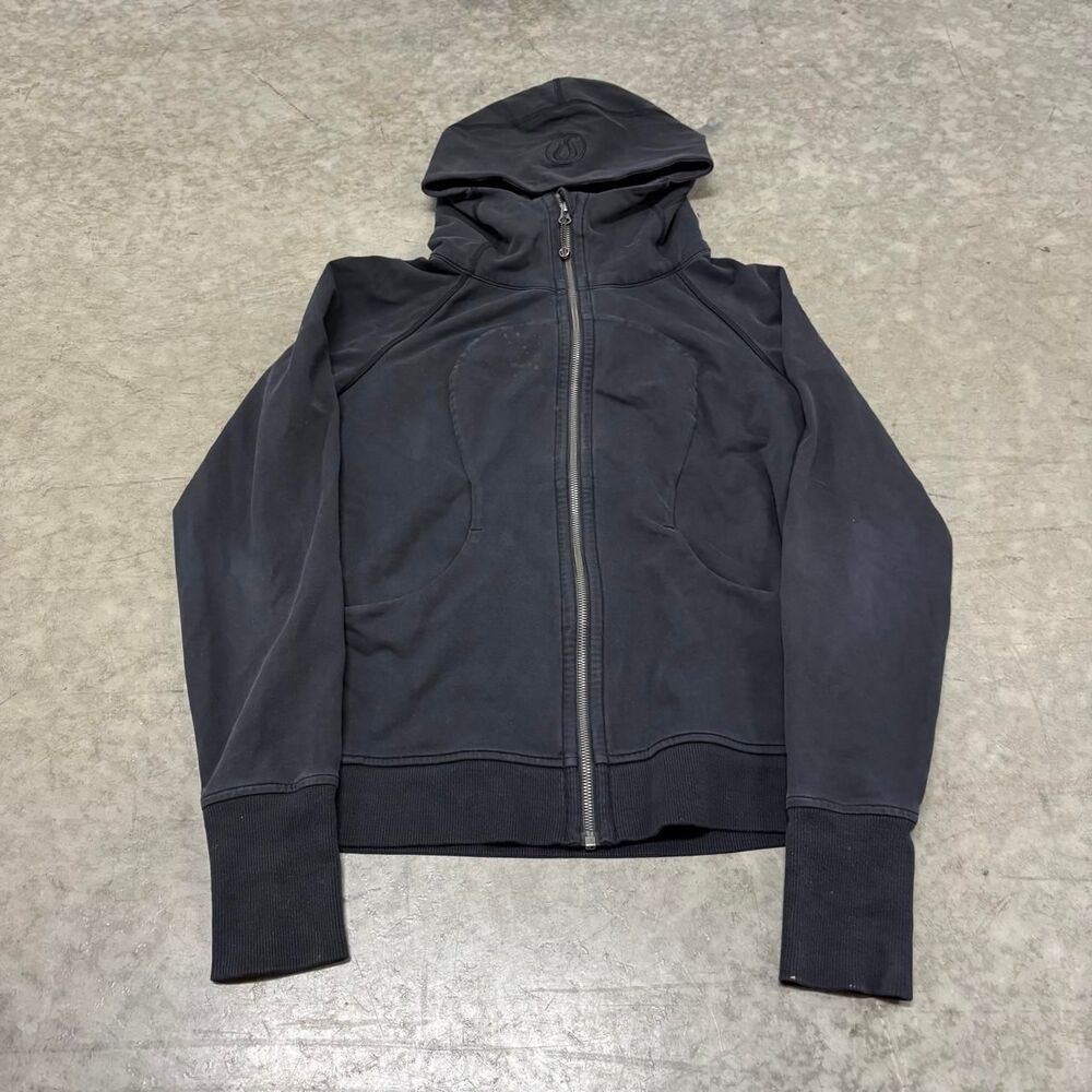 Lululemon Women's Black and Navy Hoodie